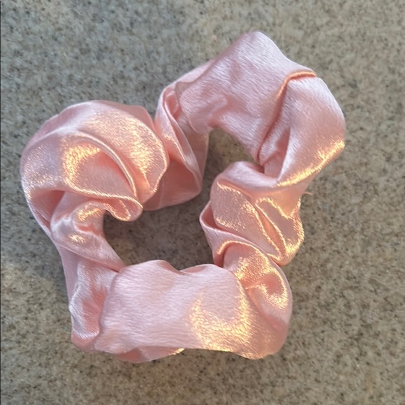Scrunchie - Picture 1 of 1